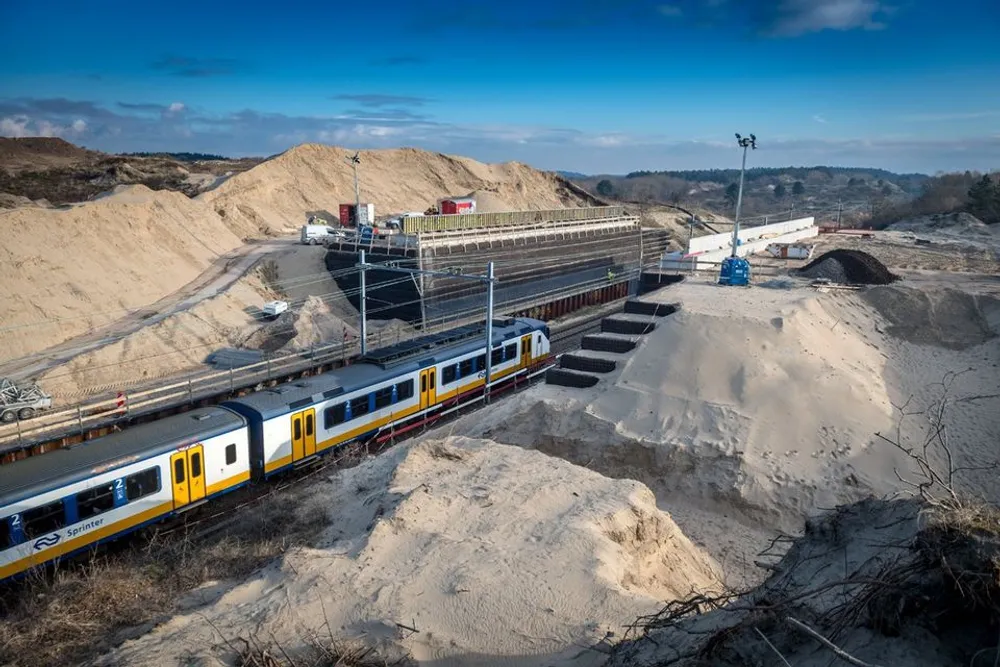 zandvoort_natuurbrug_met_trein-960w.jpg